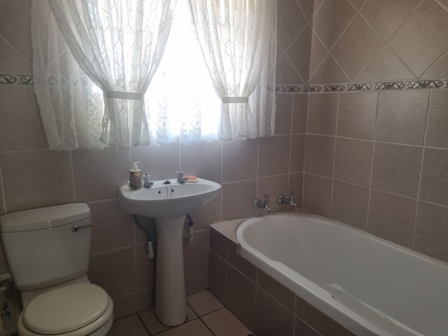 4 Bedroom Property for Sale in Vaalpark Free State